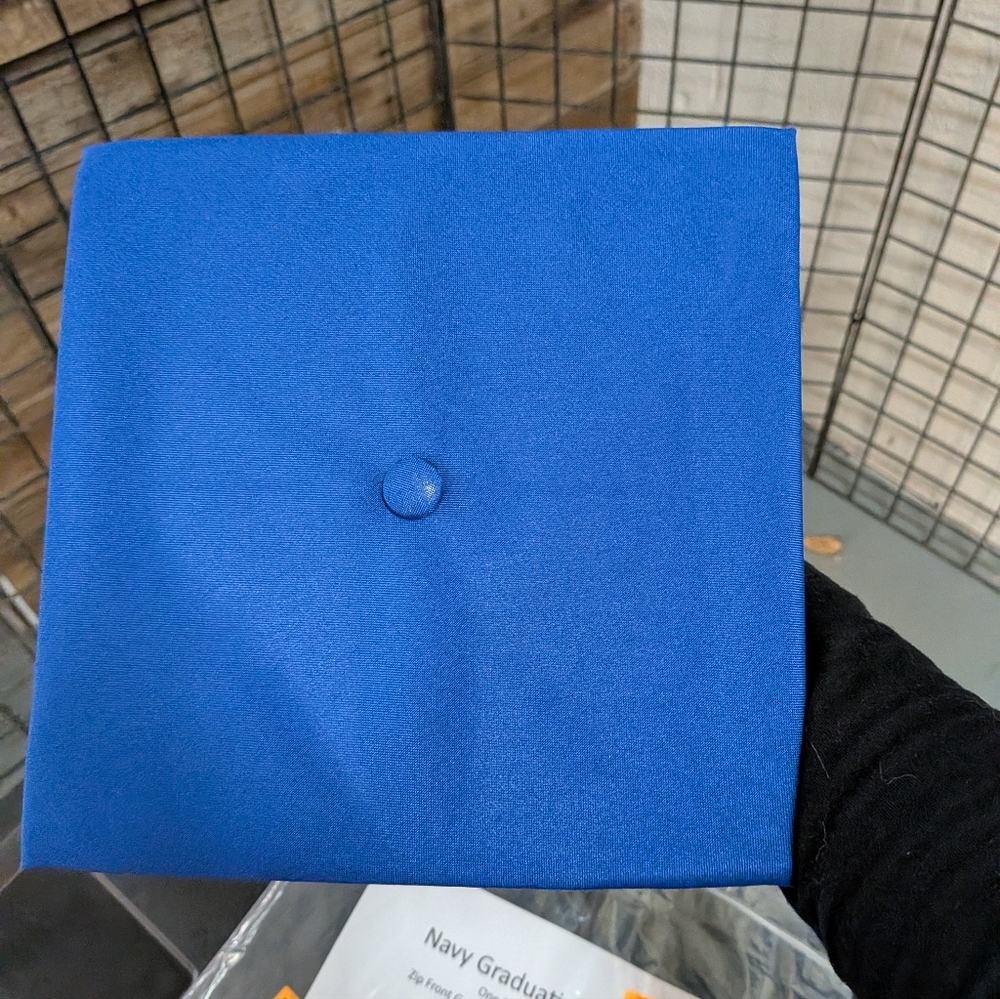 New Mens Graduation Robe - Picture 4 of 6